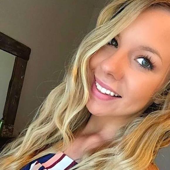 Meet your Posher, Sabrina - Picture 1 of 1